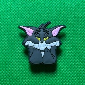 🌼 (5/$10 or 10/$15) NEW “Tom and Jerry” Warner Brothers Croc Charm Collection